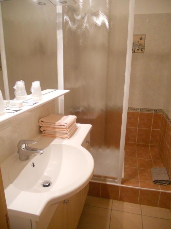 Hotel Bellevue Ayse Room photo